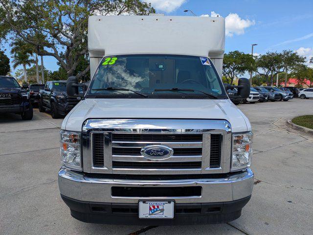 2023 Ford E-450 Cutaway Base