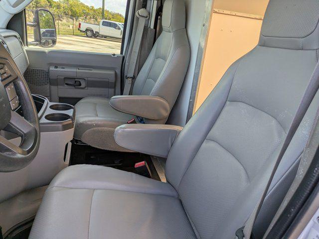 2023 Ford E-450 Cutaway Base