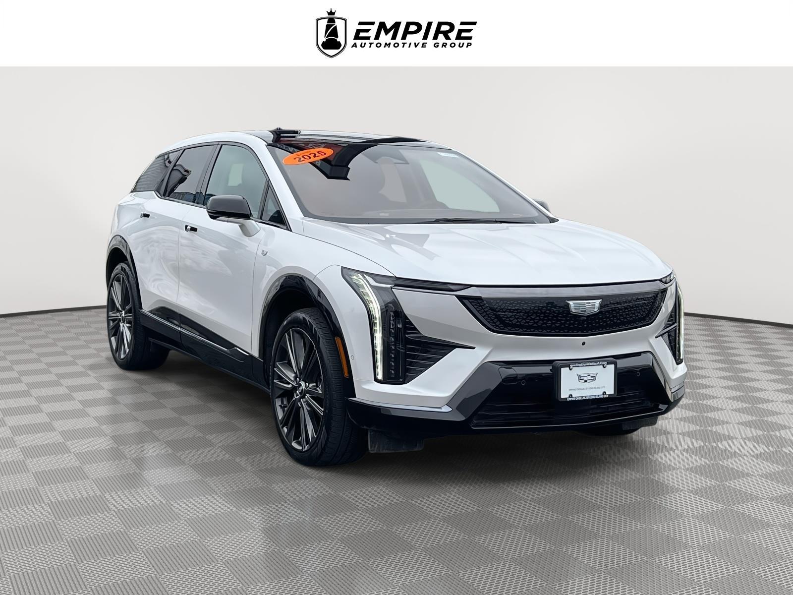 Crystal White Tricoat 2025 Cadillac OPTIQ Sport 2 AWD SUV / Crossover All-Wheel Drive Automatic