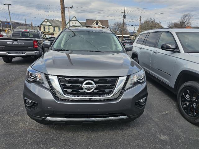 2019 Nissan Pathfinder SL