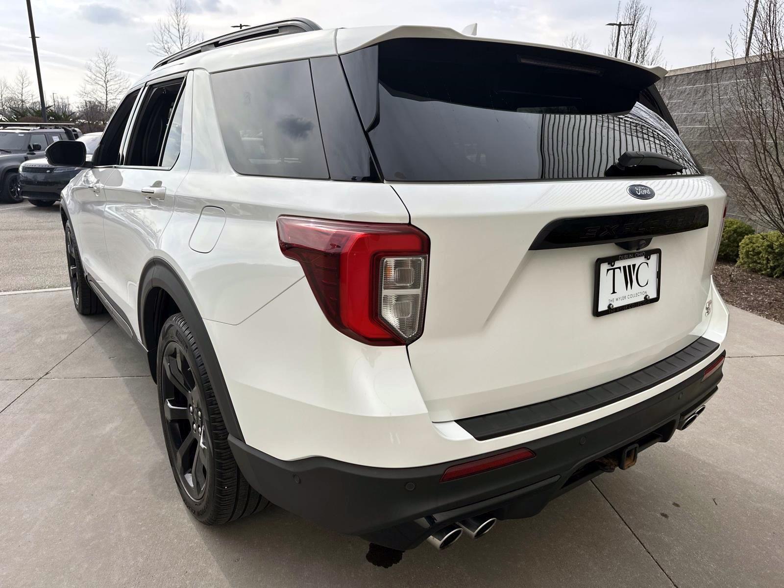 View vehicle photo 7