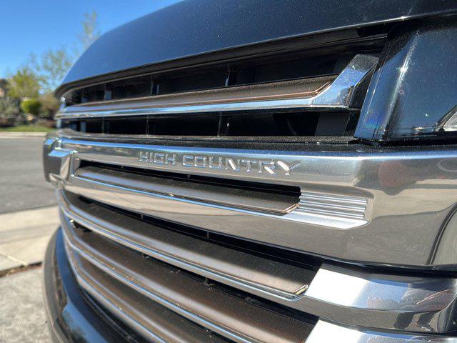 2023 Chevrolet Suburban 4WD High Country