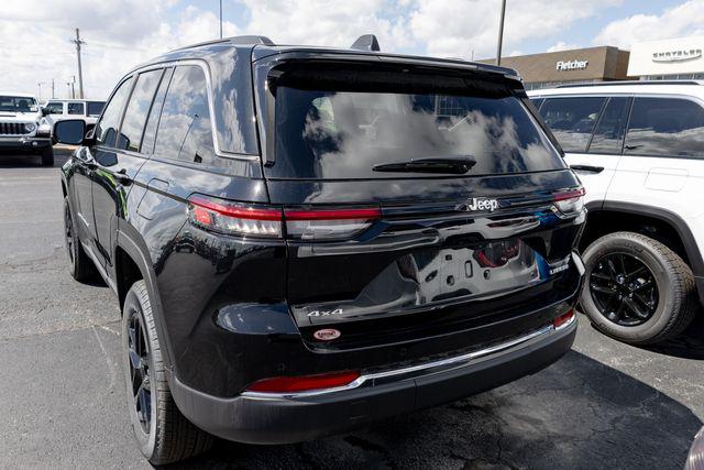 2025 Jeep Grand Cherokee Laredo X 4x4