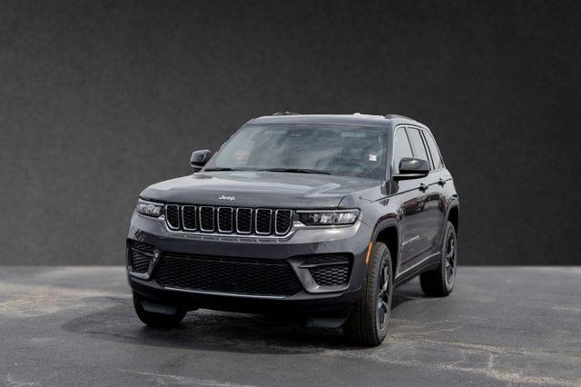 2025 Jeep Grand Cherokee Laredo X 4x4 for sale in Joplin, MO