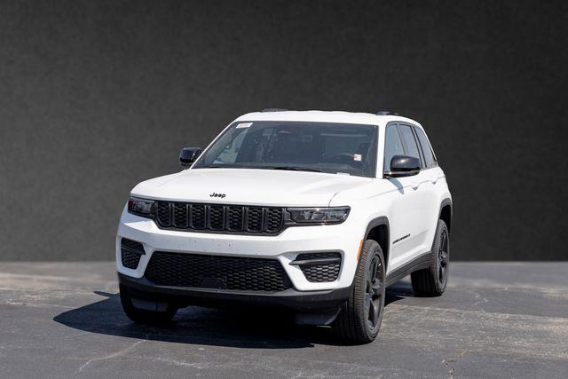2025 Jeep Grand Cherokee Altitude 4x4 for sale in Joplin, MO