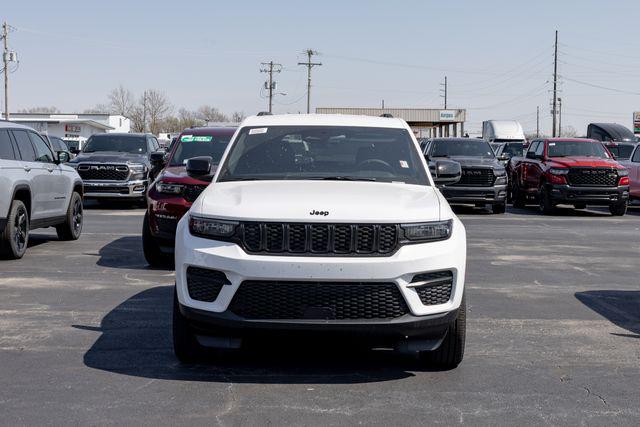 2025 Jeep Grand Cherokee Altitude 4x4