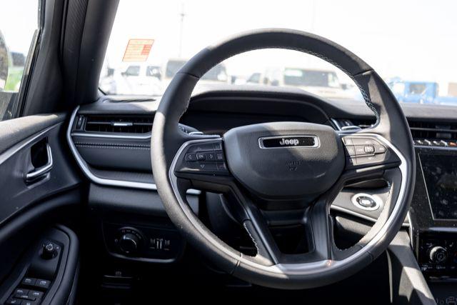2025 Jeep Grand Cherokee Altitude 4x4
