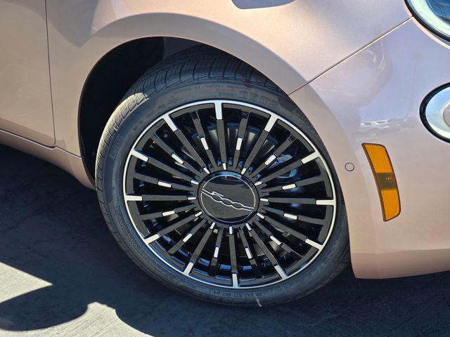 2026 Fiat FIAT 500e 500e ICONA 2026 Fiat FIAT 500e 500e ICONA