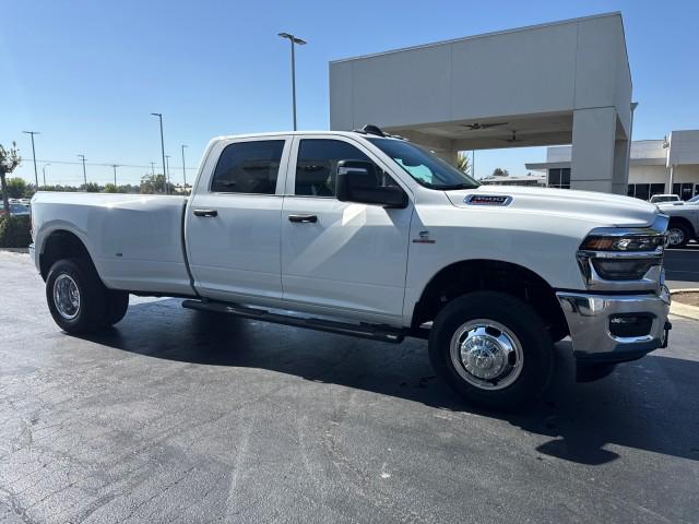 2026 Ram 3500 Tradesman Crew Cab 4x4 8 Box