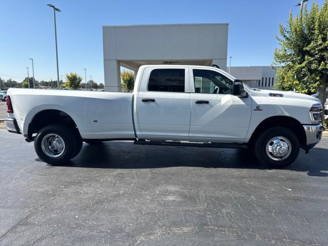 2026 Ram 3500 Tradesman Crew Cab 4x4 8 Box