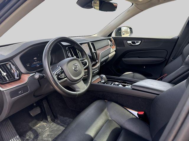 2023 Volvo XC60 B5 Plus Bright Theme