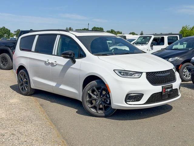 2026 Chrysler Pacifica Limited AWD