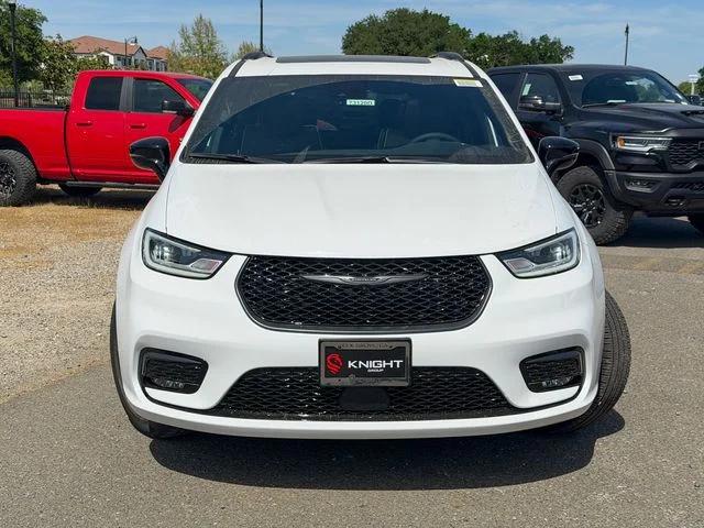 2026 Chrysler Pacifica Limited AWD