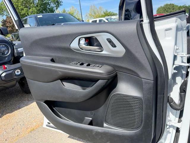 2026 Chrysler Pacifica Limited AWD