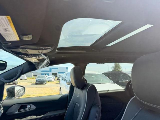 2026 Chrysler Pacifica Limited AWD
