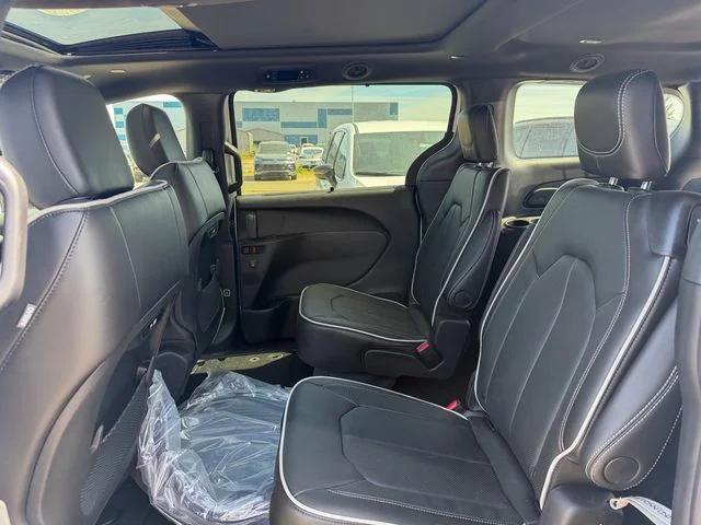2026 Chrysler Pacifica Limited AWD