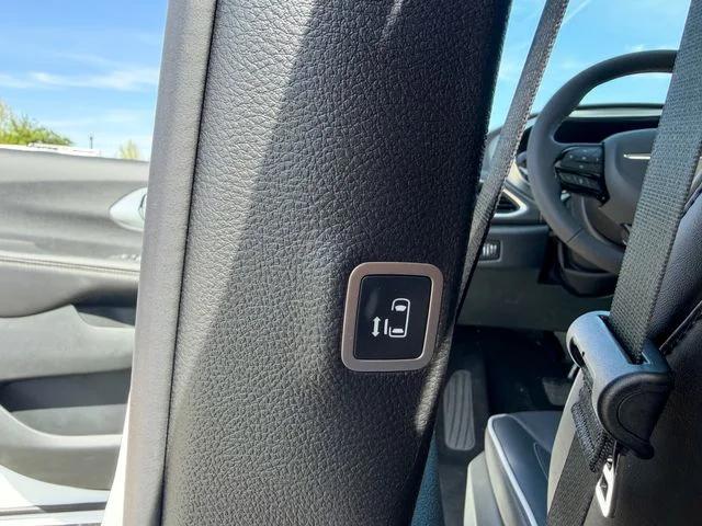 2026 Chrysler Pacifica Limited AWD