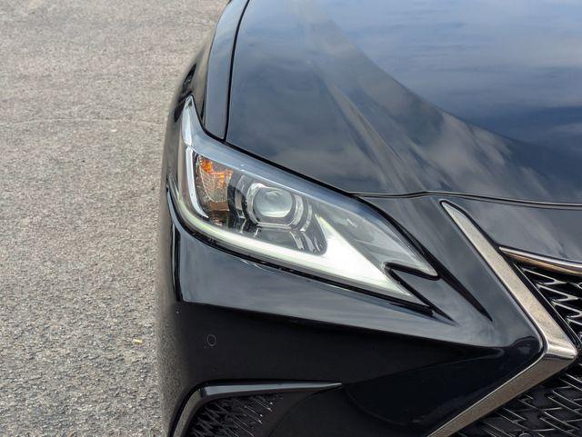 2023 Lexus ES 350 F SPORT Handling