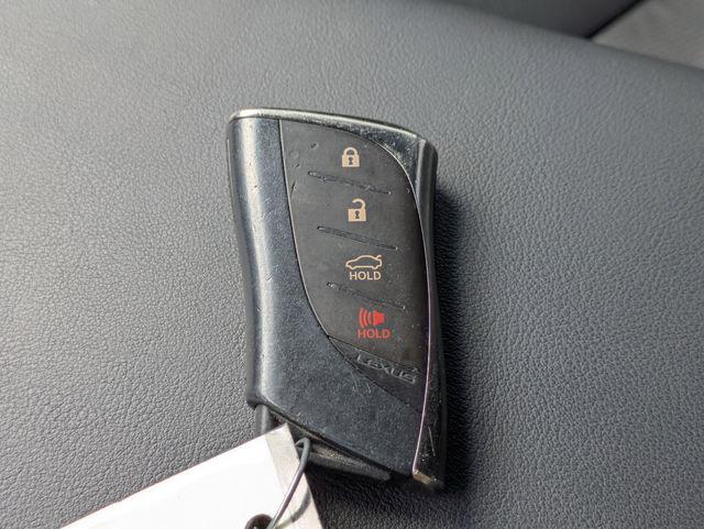 2023 Lexus ES 350 F SPORT Handling