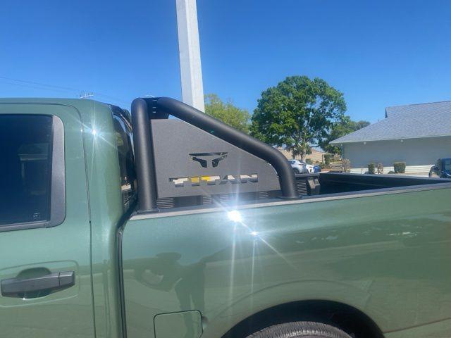 2024 Nissan Titan Crew Cab SV 4x2
