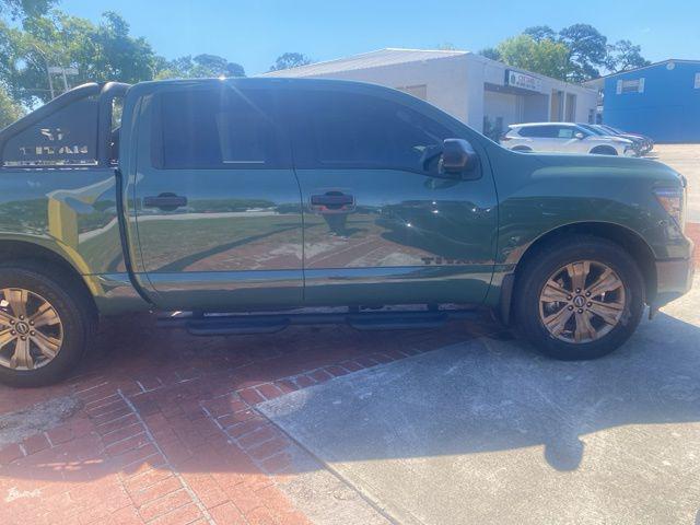 2024 Nissan Titan Crew Cab SV 4x2
