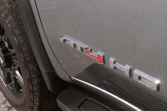 2024 GMC Sierra 2500HD 4WD Crew Cab Standard Bed AT4