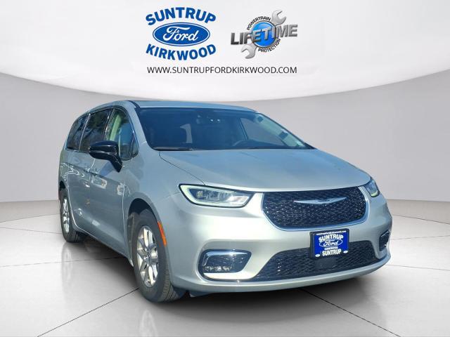 2024 Chrysler Pacifica Touring L for sale in Kirkwood, MO