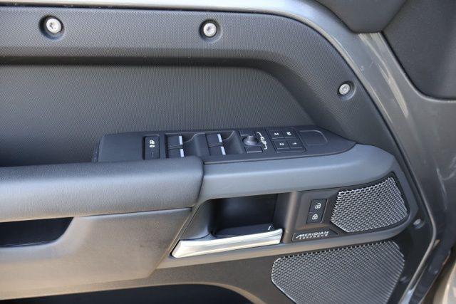 2023 Land Rover Defender 110 X-Dynamic SE