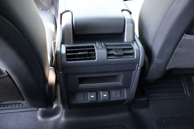2023 Land Rover Defender 110 X-Dynamic SE