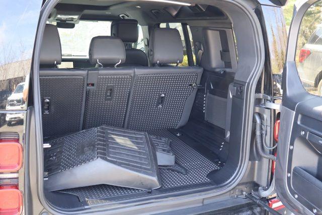 2023 Land Rover Defender 110 X-Dynamic SE