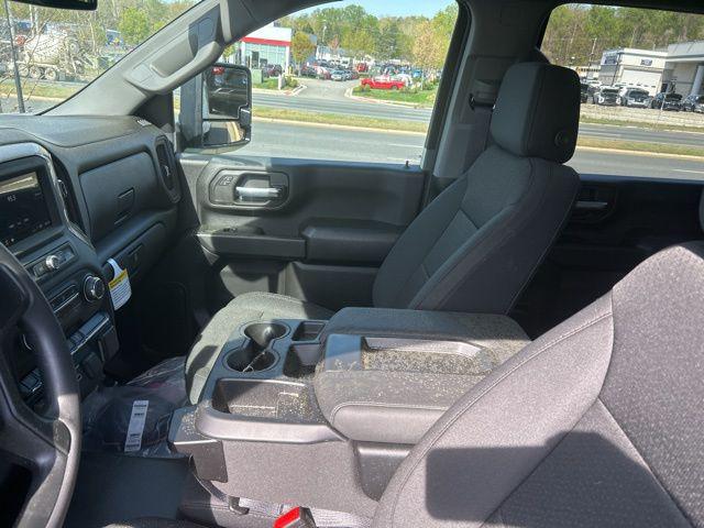 2026 Chevrolet Silverado 3500HD Crew Cab, Long Bed, WT Dual Rear Wheel, RWD