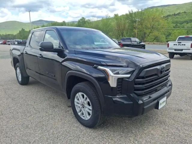 2026 Toyota Tundra SR5 CrewMax 5.5' Bed