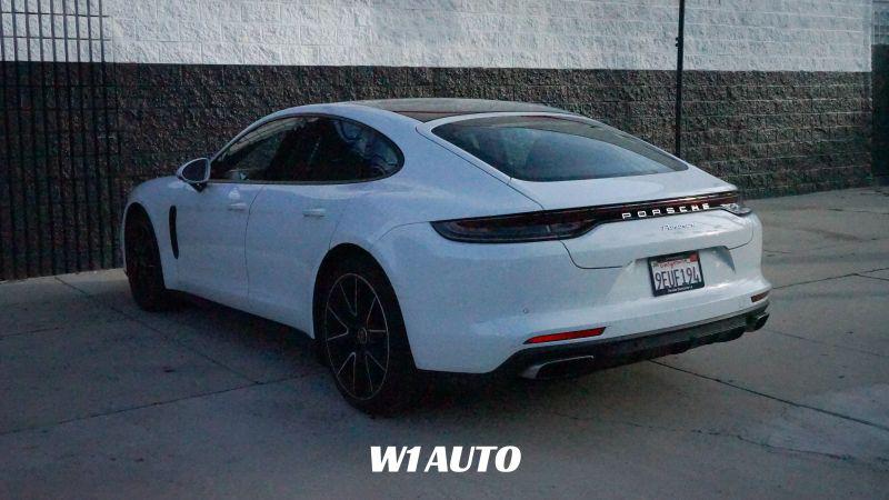 2023 Porsche Panamera 4