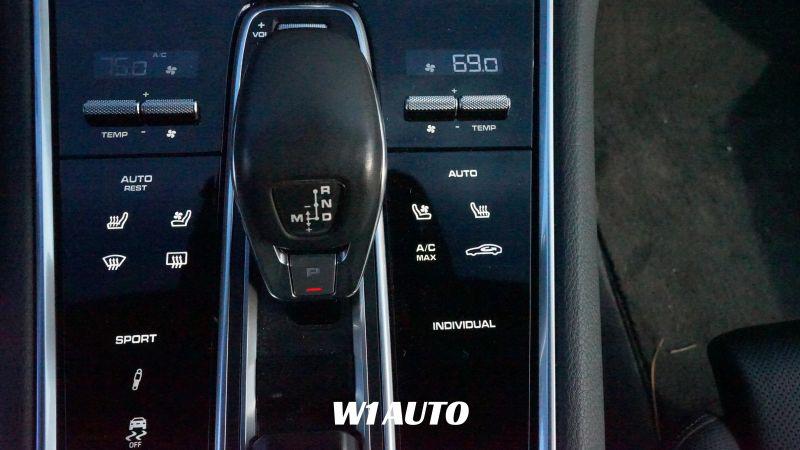 2023 Porsche Panamera 4