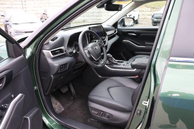 2025 Toyota Highlander XLE