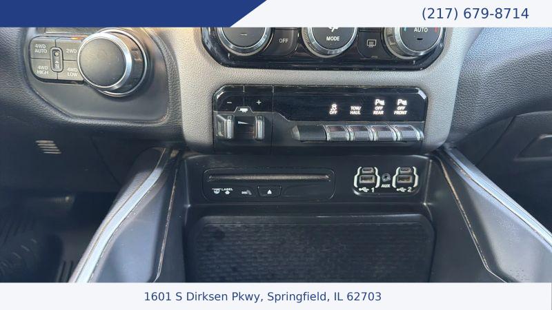 2019 Ram 1500 Big Horn/Lone Star Crew Cab 4x4 57 Box