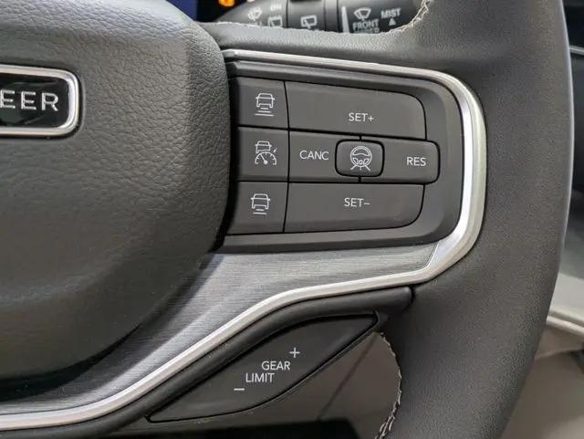2026 Jeep Grand Wagoneer L 4x4