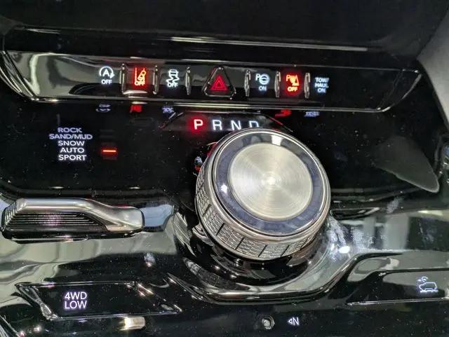 2026 Jeep Grand Wagoneer L 4x4