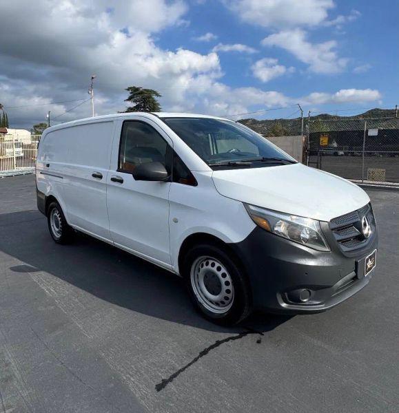 2016 Mercedes-Benz Metris Base