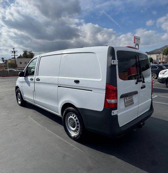 2016 Mercedes-Benz Metris Base