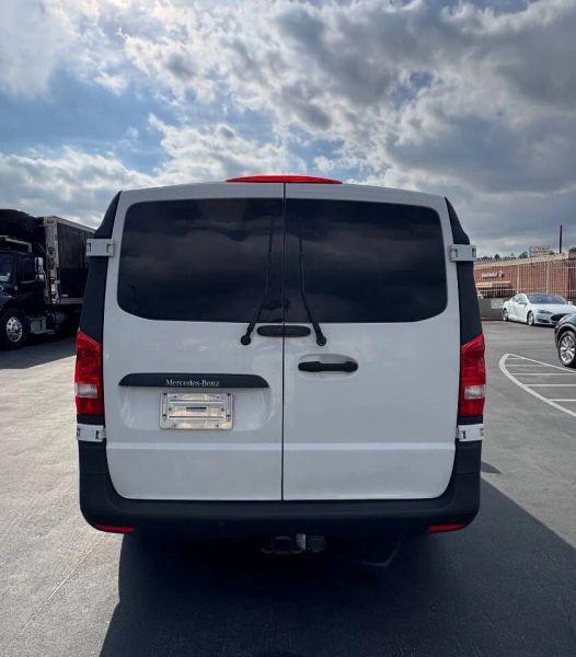 2016 Mercedes-Benz Metris Base