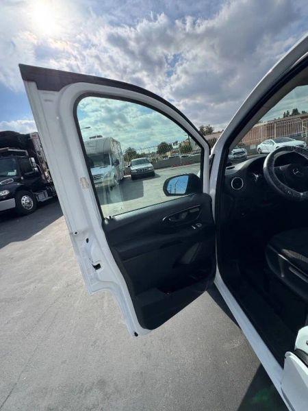 2016 Mercedes-Benz Metris Base