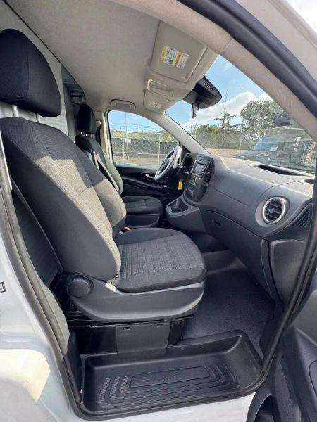 2016 Mercedes-Benz Metris Base