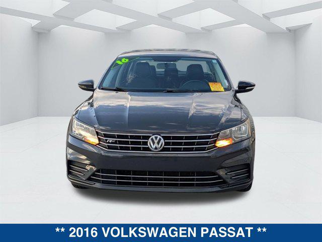 2016 Volkswagen Passat 1.8T R-Line