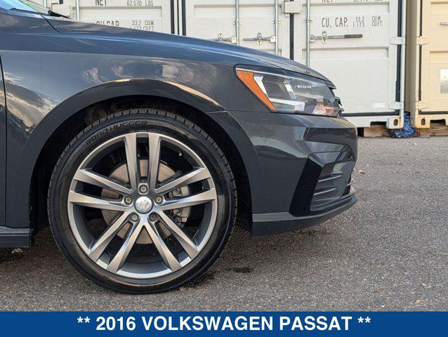 2016 Volkswagen Passat 1.8T R-Line
