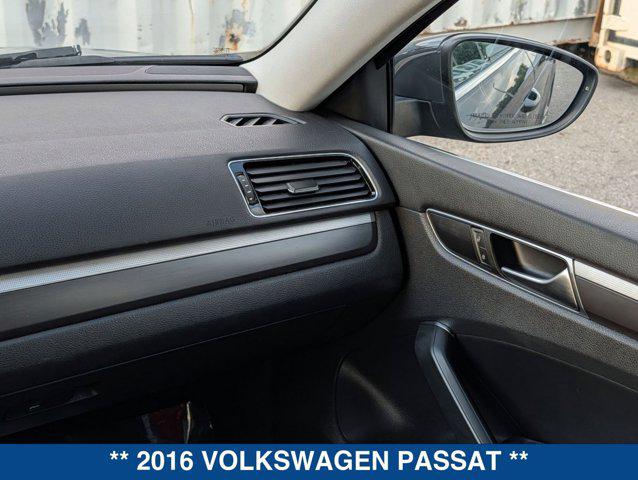 2016 Volkswagen Passat 1.8T R-Line