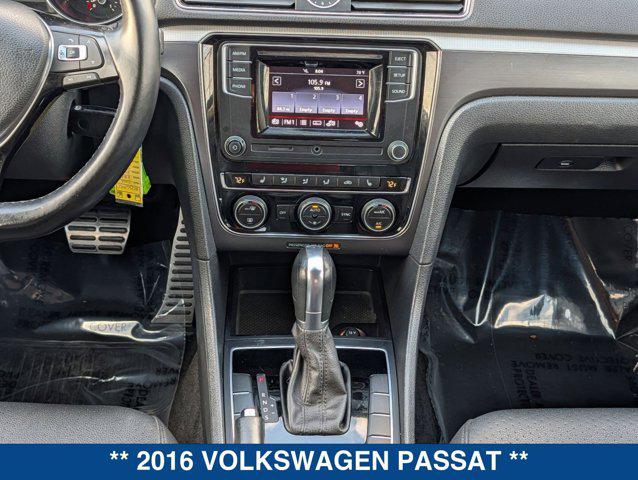 2016 Volkswagen Passat 1.8T R-Line