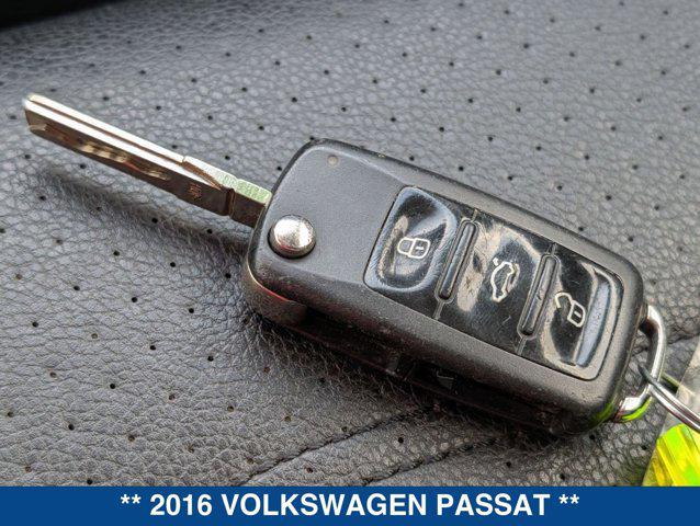 2016 Volkswagen Passat 1.8T R-Line