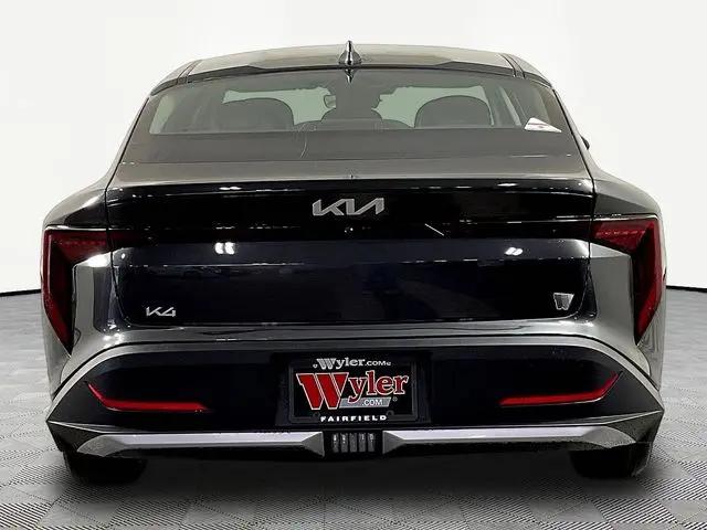 2026 Kia K4 LXS