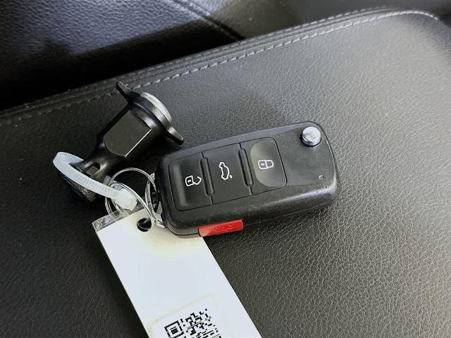 2016 Volkswagen Passat 1.8T SE